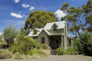 Brigadoon Cottages image