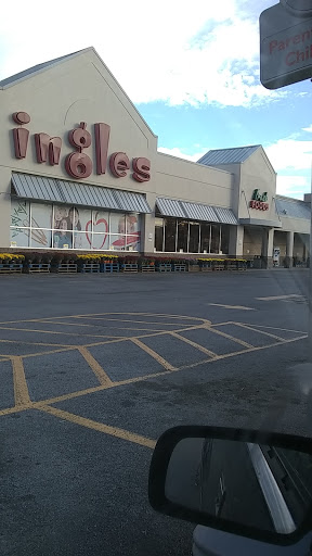 Grocery Store «Ingles Market», reviews and photos, 904 S Main St, Sweetwater, TN 37874, USA