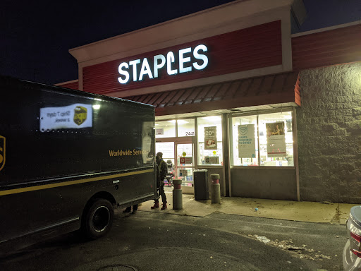 Office Supply Store «Staples», reviews and photos, 24-41 31st St, Astoria, NY 11102, USA