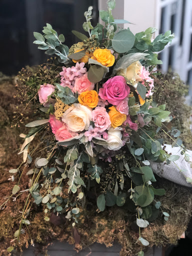 Florist «Petals & Vines», reviews and photos, 410 Main St E, Monmouth, OR 97361, USA