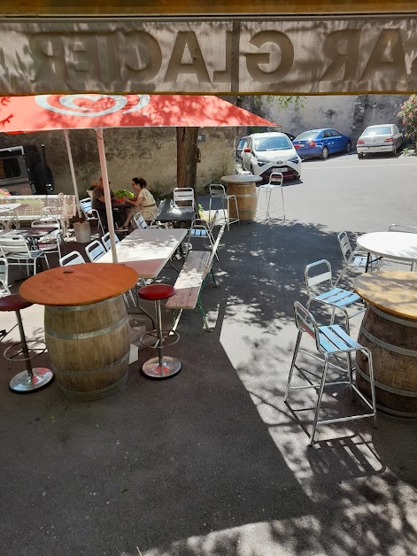 Le Café De La Place à Minerve (Hérault 34)