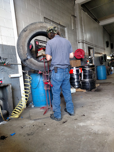 Tire Shop «R & T Tire Pros», reviews and photos, 804 W Jefferson St, Tipton, IN 46072, USA