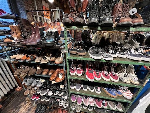 Vintage Clothing Store «10 ft Single by Stella Dallas», reviews and photos, 285 N 6th St, Brooklyn, NY 11211, USA