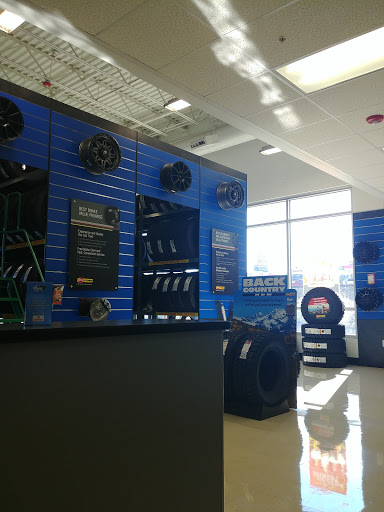 Tire Shop «Les Schwab Tire Center», reviews and photos, 51531 SE 2nd St, Scappoose, OR 97056, USA