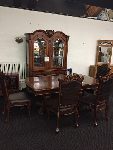 Furniture Wholesaler «Versailles Furniture Corp.», reviews and photos, 3128 Queens Blvd, Long Island City, NY 11101, USA