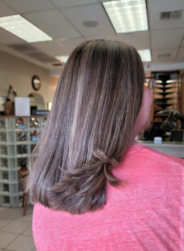 Hair Salon «Cuttin-Loose Hair Salon», reviews and photos, 523 N Krome Ave, Homestead, FL 33030, USA