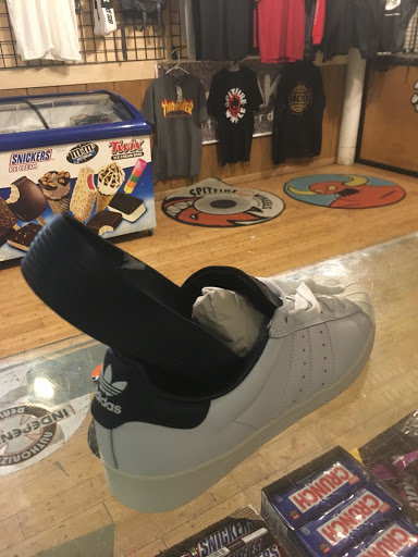 Skateboard Park «Asylum Skate Park», reviews and photos, 29850 Skokie Hwy, Lake Bluff, IL 60044, USA