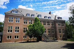 Wasserburg Rindern - Katholisches Bildungszentrum image