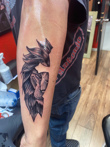 Tattoo Shop «Custom Ink Tattoo», reviews and photos, 6646 San Pedro Ave, San Antonio, TX 78216, USA