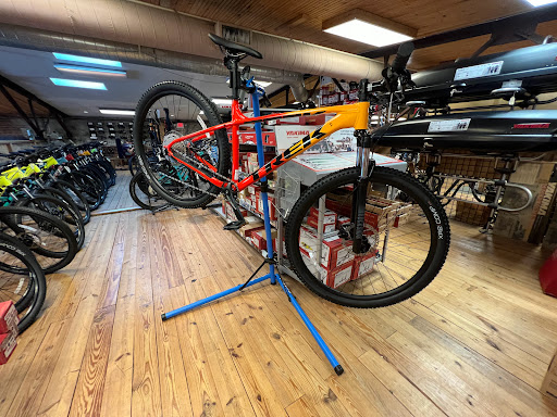 Outdoor Sports Store «Cumberland Transit», reviews and photos, 2807 West End Ave, Nashville, TN 37203, USA