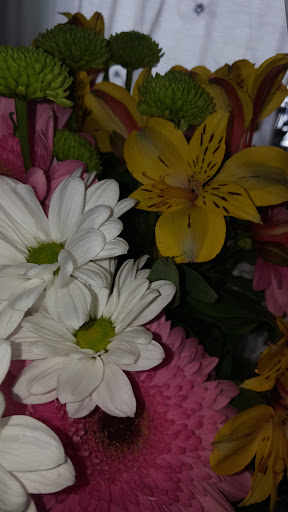 Florist «Fleur De Lis Artistry In Flowers», reviews and photos, 720 S Weymouth Ave, San Pedro, CA 90732, USA