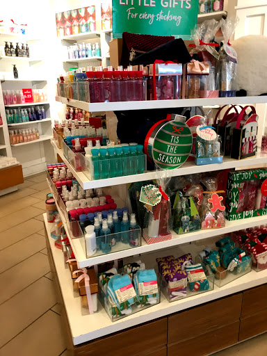 Beauty Supply Store «Bath & Body Works», reviews and photos, 2024 S University Dr, Davie, FL 33324, USA