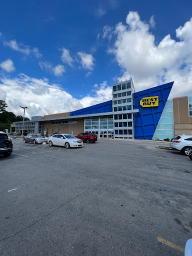 Electronics Store «Best Buy», reviews and photos, 2401 N Mayfair Rd, Wauwatosa, WI 53226, USA