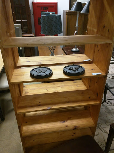 Shopping Mall «Parkway Square Shopping Center», reviews and photos, 16876 Southcenter Pkwy, Tukwila, WA 98188, USA