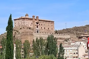 Palacio de los Luna image