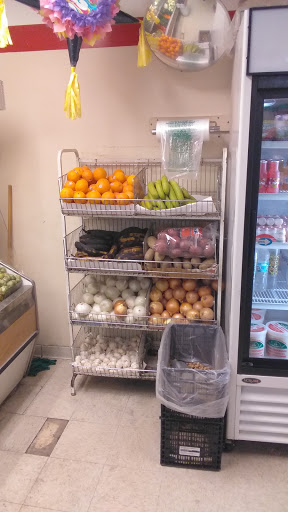 Grocery Store «Supermercado Vargas», reviews and photos, 818 S Lake St, Mundelein, IL 60060, USA