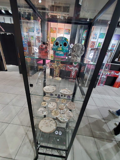 Explore 20th anniversary tattoo ideas, creative tattoo ideas in El Paso, available at Piercing polis