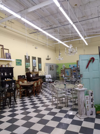Antique Store «Craftiques Mall - NW Military», reviews and photos, 2375 NW Military Hwy, San Antonio, TX 78231, USA
