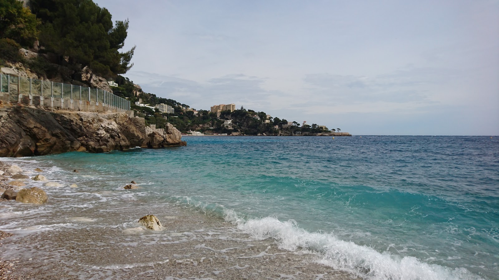 Valokuva Plage d'Eze-sur-Merista. villi alue