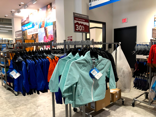 Sportswear Store «Columbia Sportswear Outlet», reviews and photos, 1659 94th Dr F250, Vero Beach, FL 32966, USA
