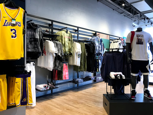 Clothing Store «Nike The Grove», reviews and photos, 189 The Grove Dr, Los Angeles, CA 90036, USA
