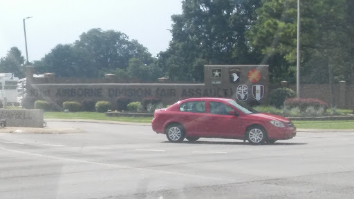 Army & Navy Surplus Shop «US Patriot Tactical», reviews and photos, 16298 Fort Campbell Blvd, Oak Grove, KY 42262, USA