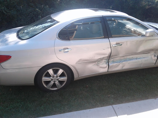 Auto Body Shop «Biltmore Body & Paint», reviews and photos, 97 Thompson St, Asheville, NC 28803, USA