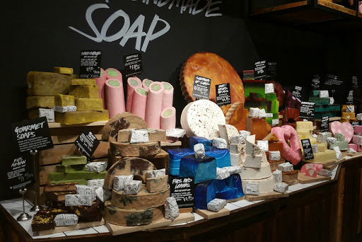 Lush Cosmetics image 3