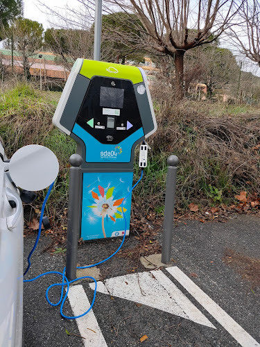 Borne de recharge de véhicules électriques Réseau eborn Charging Station Manosque