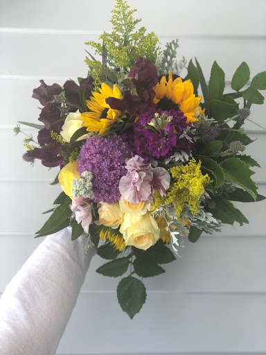 Florist «Petals & Vines», reviews and photos, 410 Main St E, Monmouth, OR 97361, USA