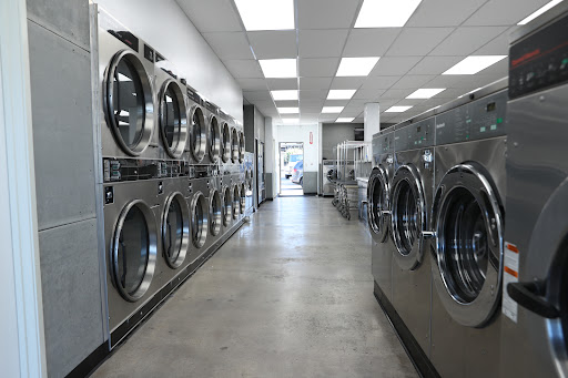 Laundromat «R C Coin Laundry», reviews and photos, 520 W Wilson St, Costa Mesa, CA 92627, USA