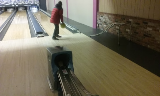 Bowling Alley «Rainbow Lanes», reviews and photos, 2748 19th Pl, Forest Grove, OR 97116, USA