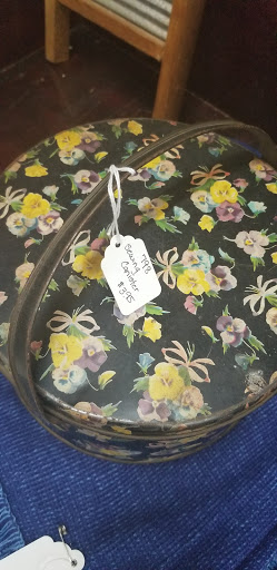 Flea Market «Bama Flea Mall & Antique Center», reviews and photos, 1605 Ashville Rd, Leeds, AL 35094, USA