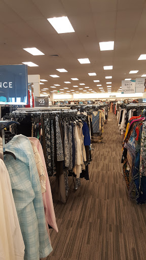 Department Store «Nordstrom Rack East Bay Bridge Shopping Center», reviews and photos, 3839 Emery St, Emeryville, CA 94608, USA