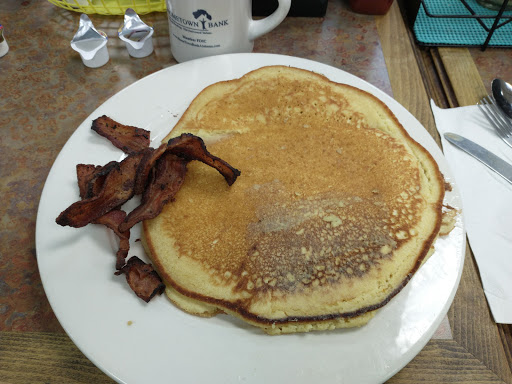 Grocery Store «Busy Bee Food Mart LLC», reviews and photos, 25812 AL-75, Oneonta, AL 35121, USA