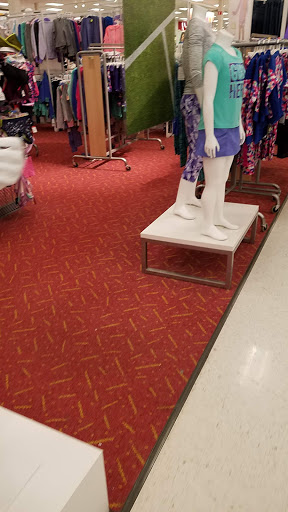 Department Store «Target», reviews and photos, 18855 N Market Pl Dr, Aurora, OH 44202, USA