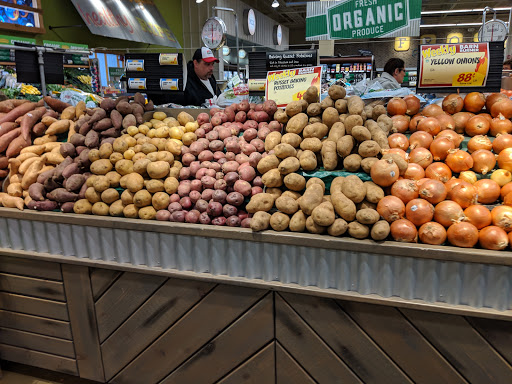 Grocery Store «Fresh Thyme Farmers Market- Lafayette», reviews and photos, 220 S Creasy Ln, Lafayette, IN 47905, USA