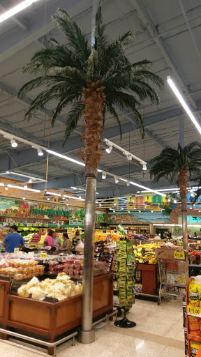 Supermarket «Vallarta Supermarkets», reviews and photos, 13820 Foothill Blvd, Sylmar, CA 91342, USA