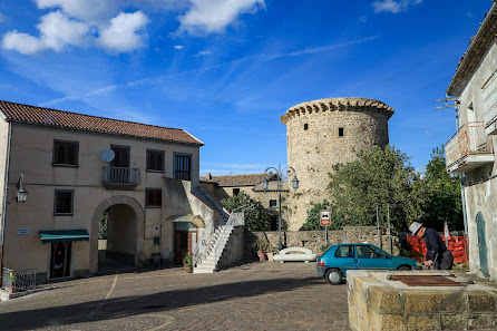 Castello e Torre angioina Via Europa, 112, 85020 Ruvo del Monte PZ, Italia