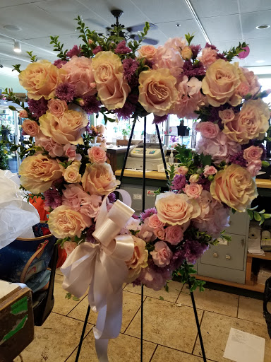 Florist «Libertyville Florist», reviews and photos, 103 W Rockland Rd, Libertyville, IL 60048, USA
