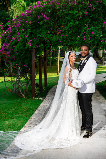 Bridal Shop «A Formal Affair», reviews and photos, 710 Holcomb Bridge Rd Ste. 220, Roswell, GA 30076, USA