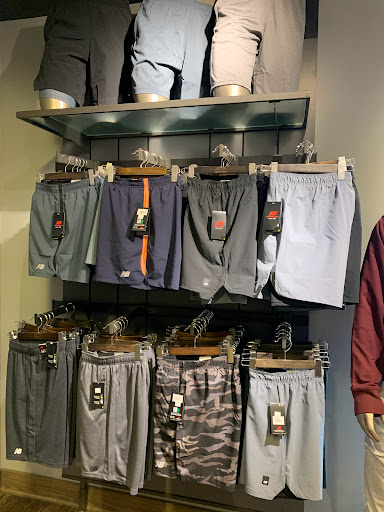 Shoe Store «New Balance Bellevue», reviews and photos, 823 Bellevue Way NE #100, Bellevue, WA 98004, USA