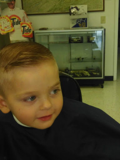 Barber Shop «Southside Barber Shop», reviews and photos, 1430 Volunteer Pkwy # 8, Bristol, TN 37620, USA