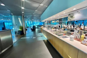 Lufthansa Business Lounge image