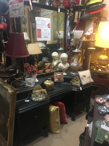 Antique Store «Carriage House Antique Market and Cafe», reviews and photos, 195 Carriage House Dr, Jackson, TN 38305, USA
