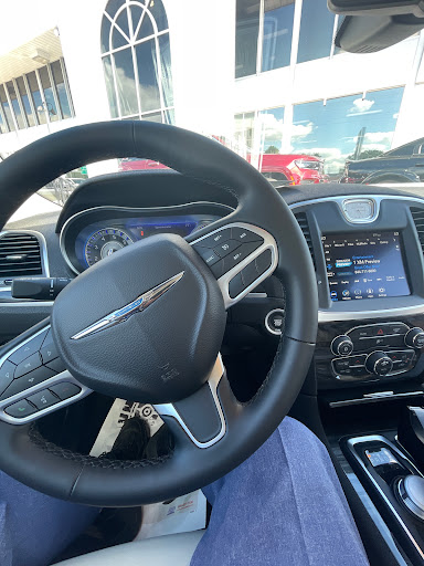 Car Dealer «Northland Chrysler Jeep Dodge RAM», reviews and photos, 14100 W 8 Mile Rd, Oak Park, MI 48237, USA