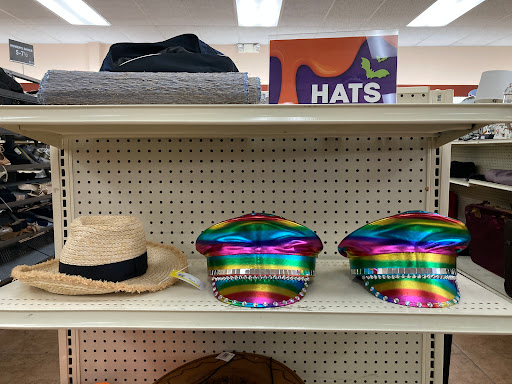 Thrift Store «Goodwill - Santa Monica», reviews and photos