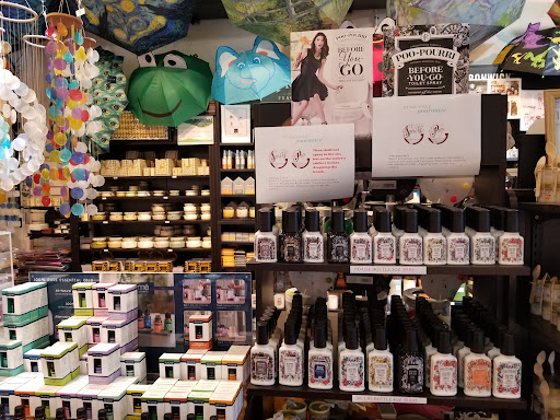 Gift Shop «The Chandlery: Serendipity Gifts», reviews and photos, 806 E New Haven Ave, Melbourne, FL 32901, USA