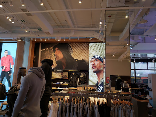Clothing Store «Under Armour Brand House», reviews and photos, 1201 Woodward Ave, Detroit, MI 48226, USA