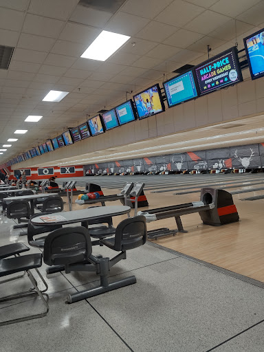 Bowling Alley «Brunswick Zone Woodridge», reviews and photos, 1555 75th St, Woodridge, IL 60517, USA